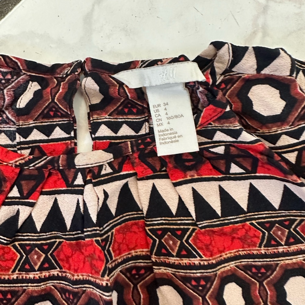 H&M patterned blouse - Picture 3 of 3